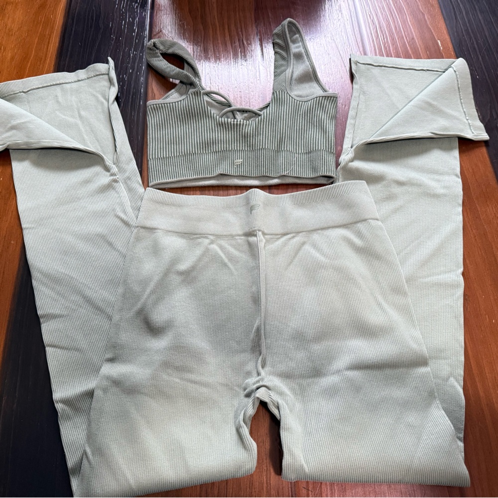 Fabletics set - Picture 1 of 2